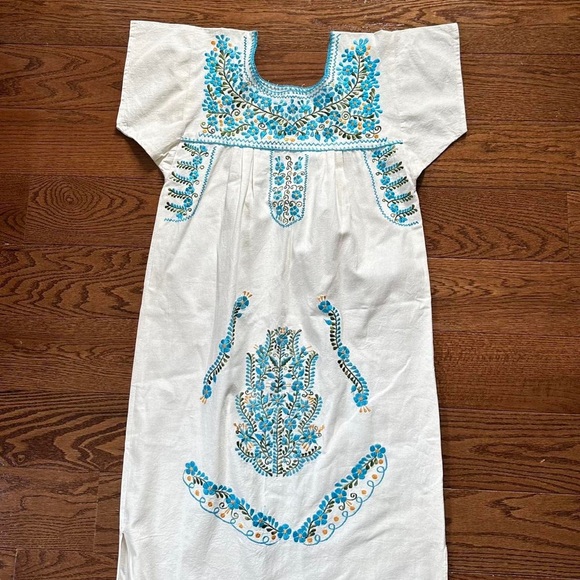 Mexican Dress - Picture 1 of 4